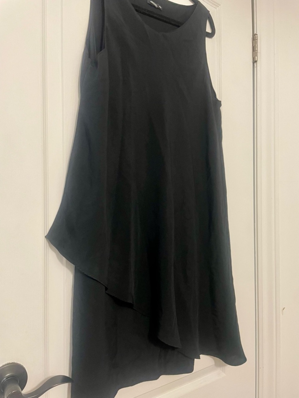 Club Monaco Black Asymmetrical Sleeveless Top Size 8